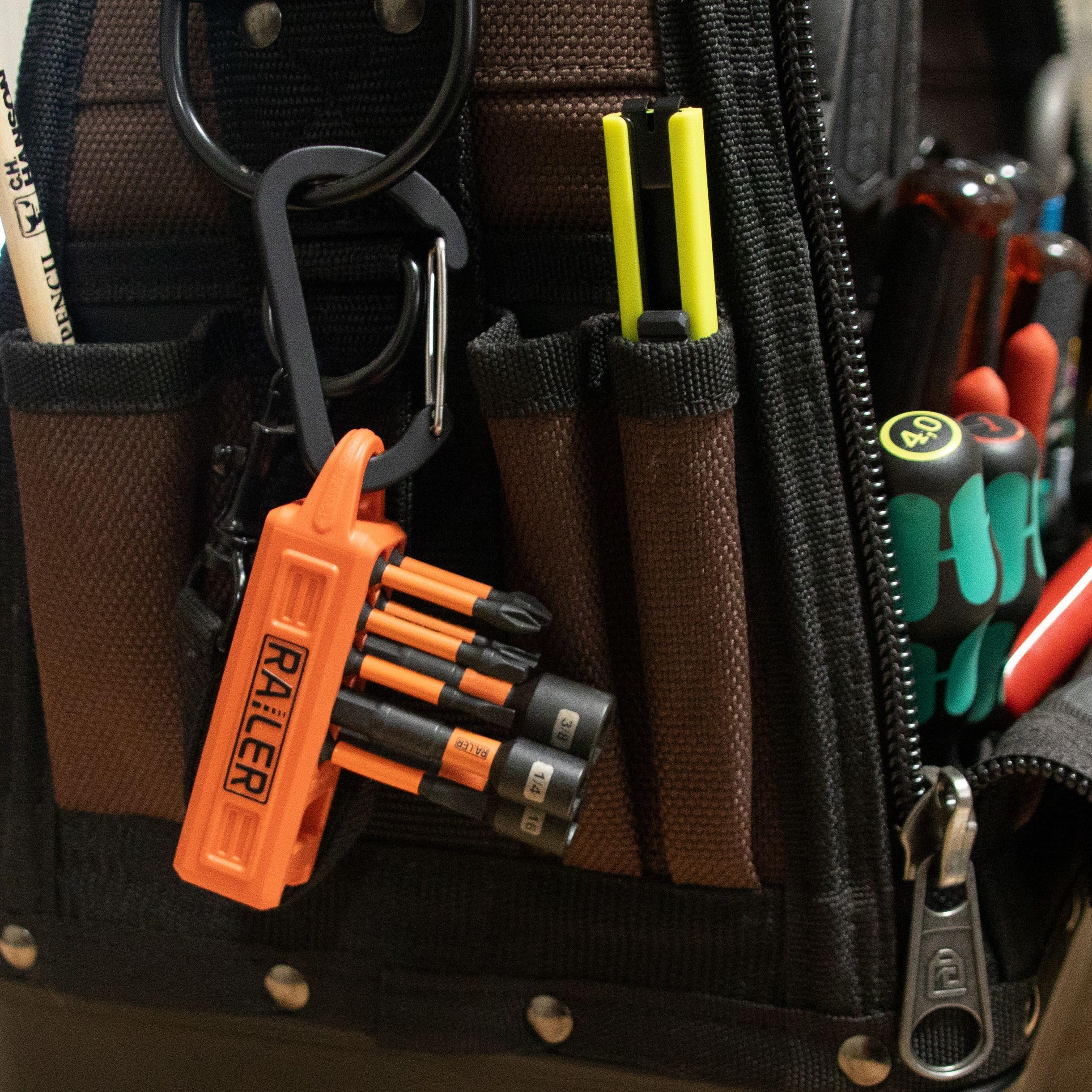 Railer Square Screwdriver Magnetizer Bit Set - Premium S2 Steel 3-1/2 Inch Square Impact Driver 10-Piece Bit Set With A Magnetizer Bit Holder & Carabiner - Image 6