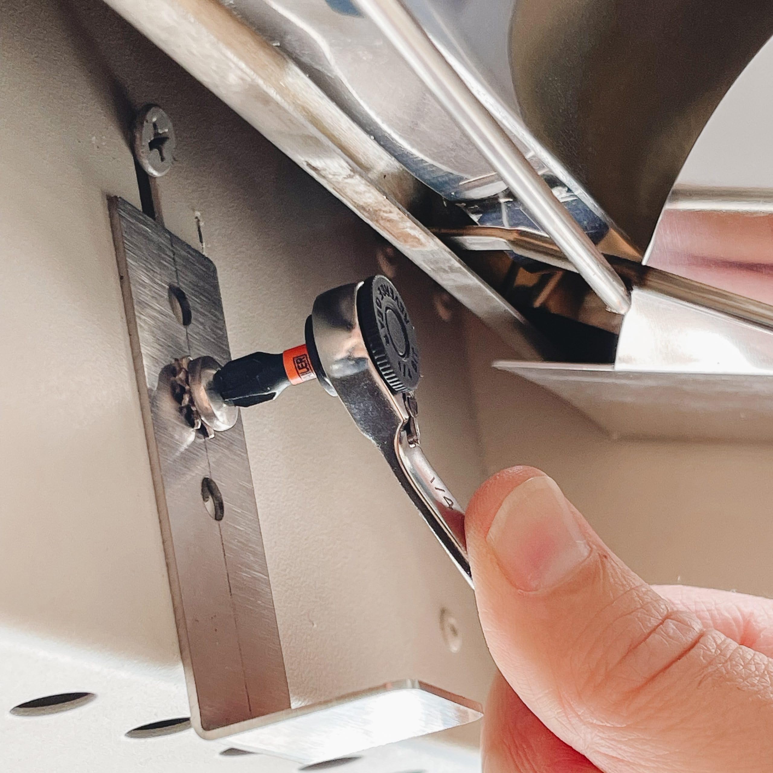 Railer Double Ended 1/4" Hex Mini Bit Ratchet | Industrial Strength Ratcheting Screwdriver with 5/16" Wrench - Image 4