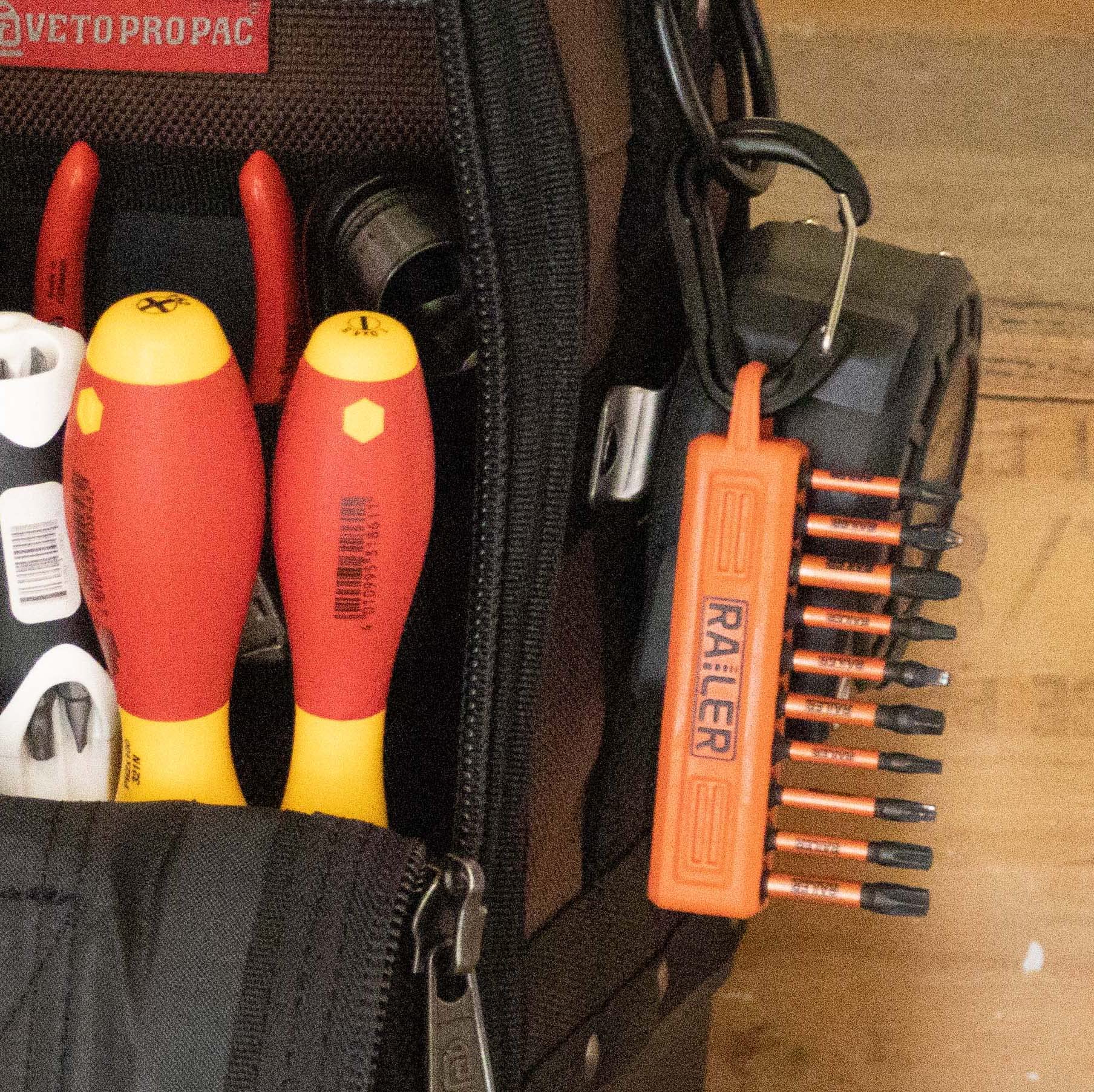 Railer Screwdriver Bit Set - Premium S2 Steel 3-1/2 Inch Impact Driver 10-Piece Bit Set With A Storage Bit Holder & Carabiner - Image 6